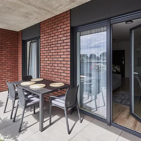 Pelikan Apartments - Parking W Cenie - Parkplatz Inklusive Swinoujscie Exterior photo